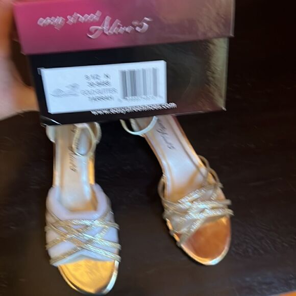 Easy Street Tarrah Wedge Sandals Gold/Glitter Size 8.5 Narrow - Picture 5 of 5